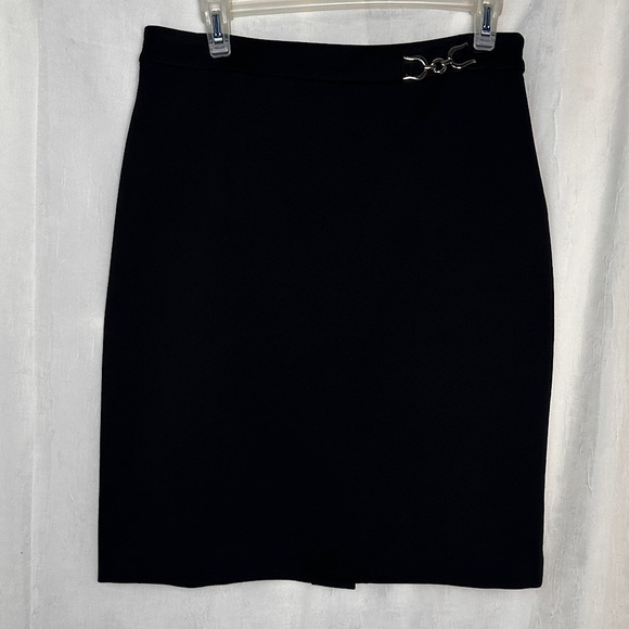 Jones New York Black Stretchy Mini Skirt w/ Feminine Gold Waist Belt Detail - Picture 9 of 16